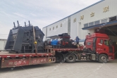 1000*700液壓對(duì)輥制砂機(jī)，1210反擊破發(fā)往四川